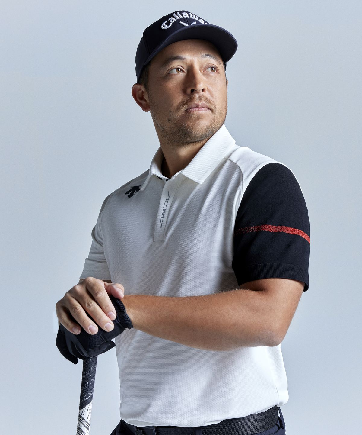 데상트 골프(DESCENTE GOLF) 아크먼트(ACMT) 남성 하이브리드 반팔 티셔츠  DR12MFTS3A