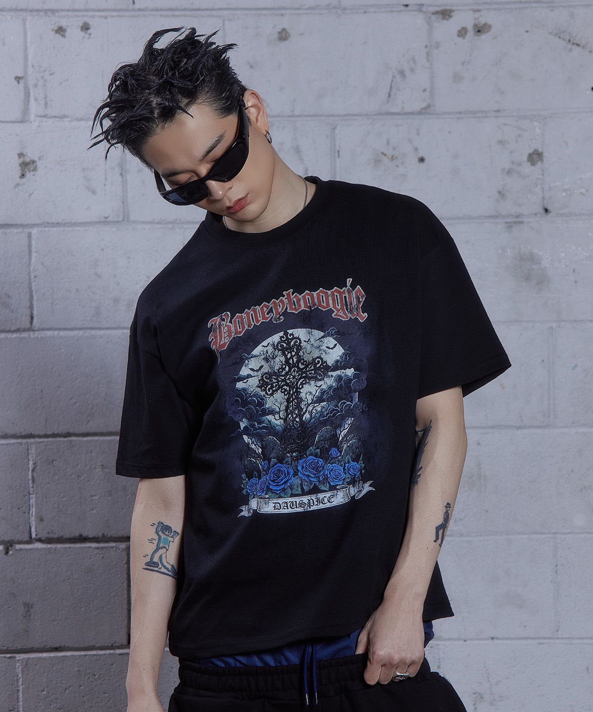 디오스피스(DAUSPICE) (DUC) BB Cross Graphic T-Shirt Black