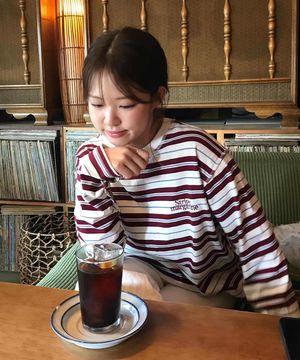 버프 스트라이프 오버로크 루즈 긴팔티 레드