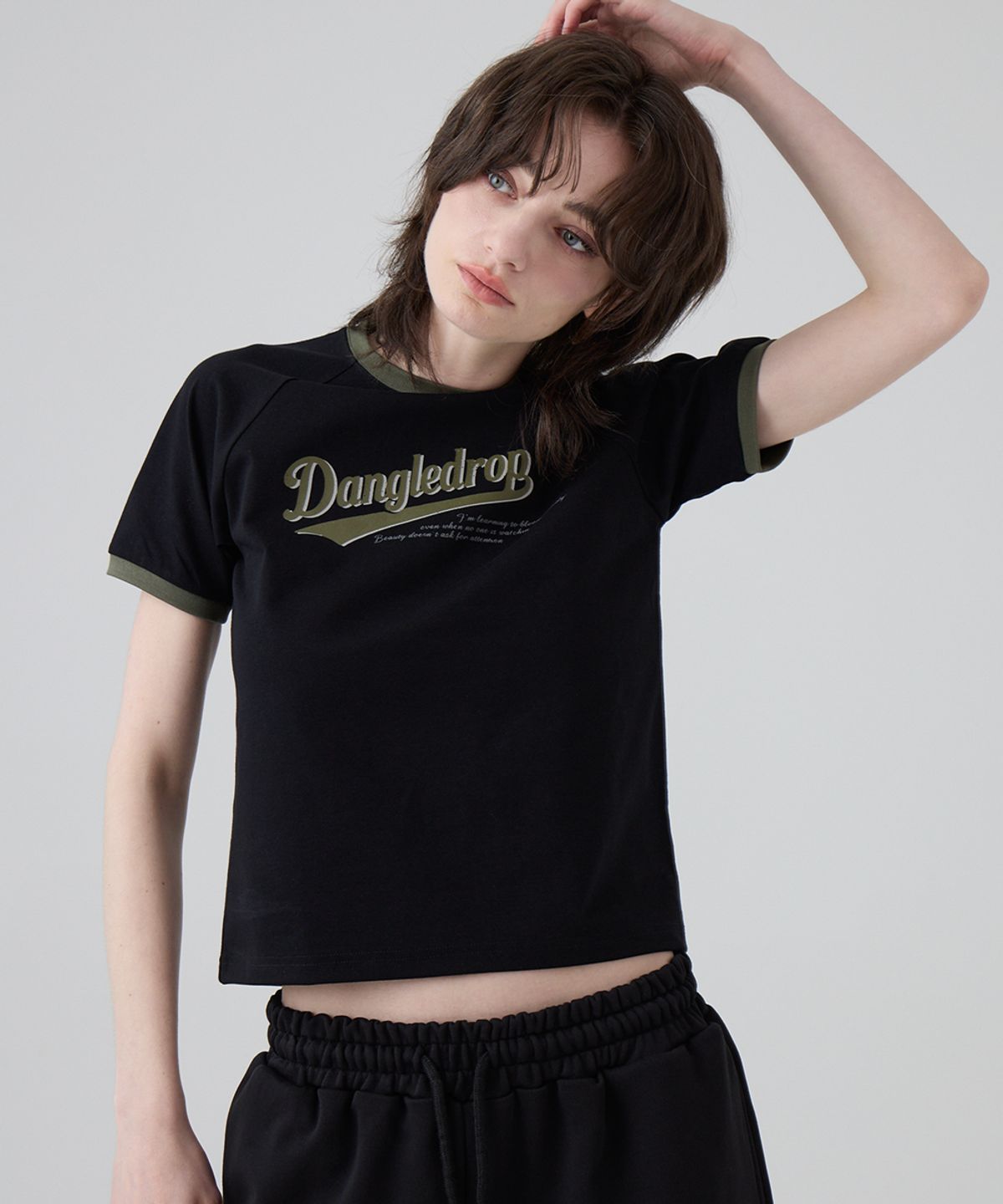 댕글드랍(DANGLEDROP) DGDP 레트로 나그랑 링거 세미크롭 반팔_블랙