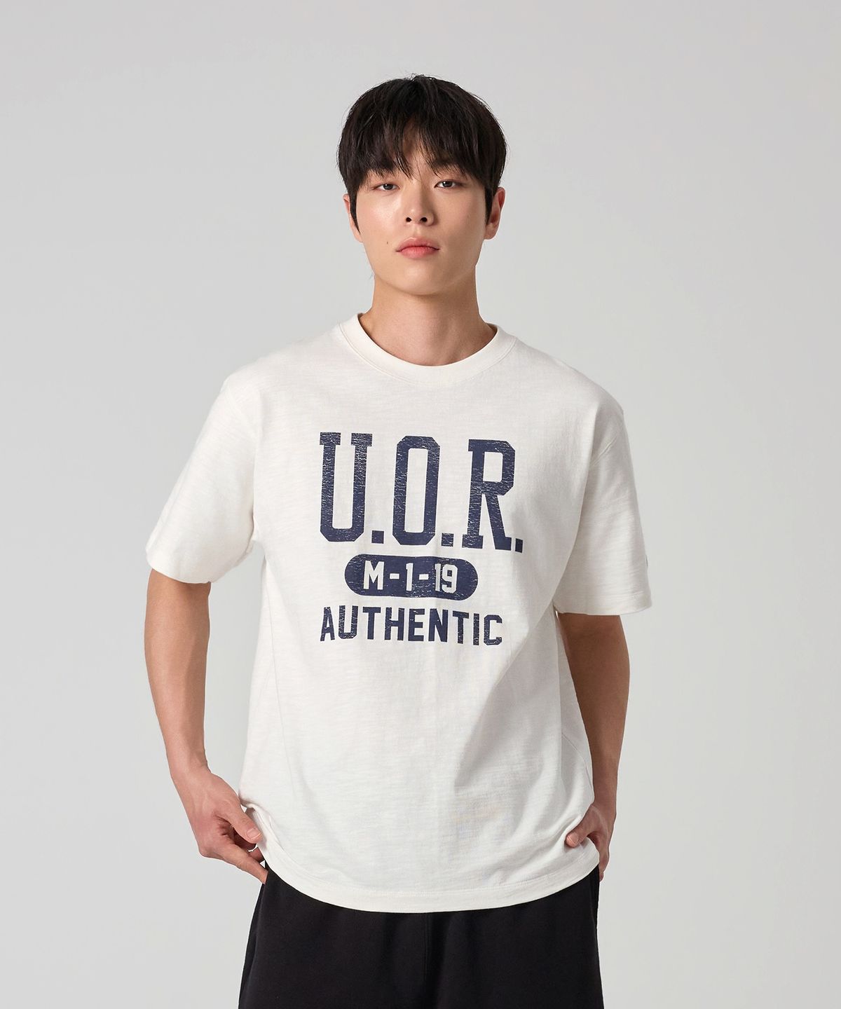 챔피온(CHAMPION) 헤리티지 유니버셜 티셔츠 White