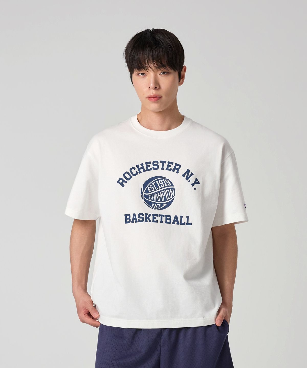 챔피온(CHAMPION) 바스켓볼 프린트 티셔츠 White