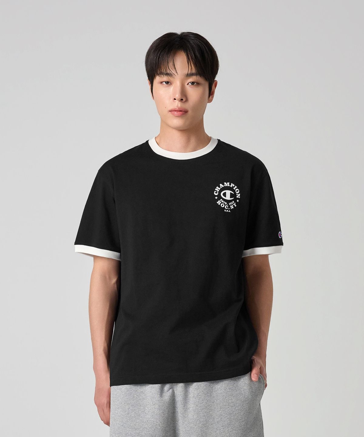 챔피온(CHAMPION) 그래픽 프린트 링거 티셔츠 Black