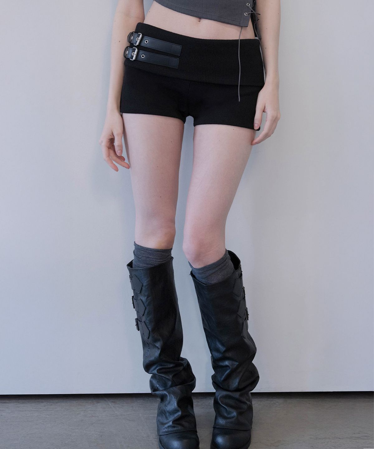 데미오(DAMIO) Double Belt Micro Shorts (Black)