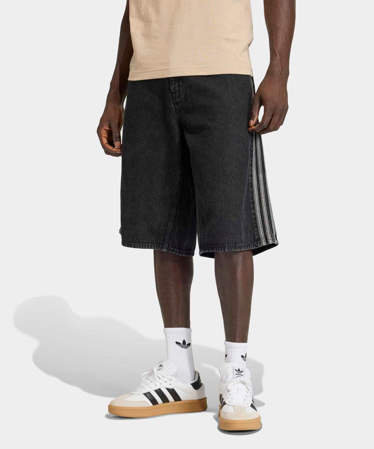 아디다스(ADIDAS) 파이어버드 데님 숏 팬츠 - 블랙 / KD1498