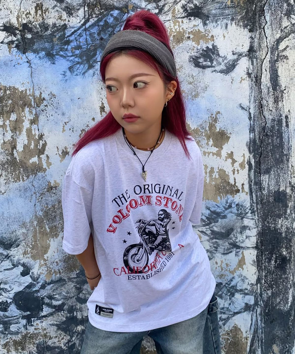 볼컴(VOLCOM) 로드 라이더 오버핏 반팔티(아이스 그레이)