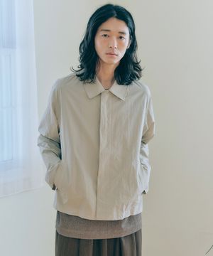 유니섹스 에센셜 나일론 자켓 크림