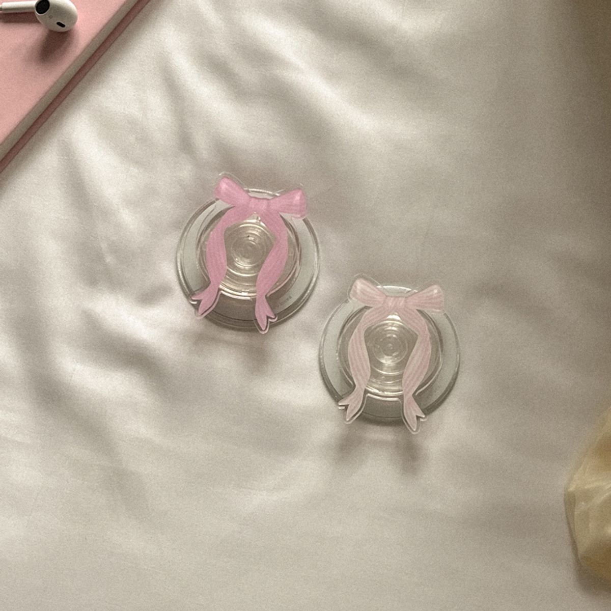 메이드모먼(MADEMOMENT) ribbon flow 디자인 [맥세이프 아크릴스마트톡]