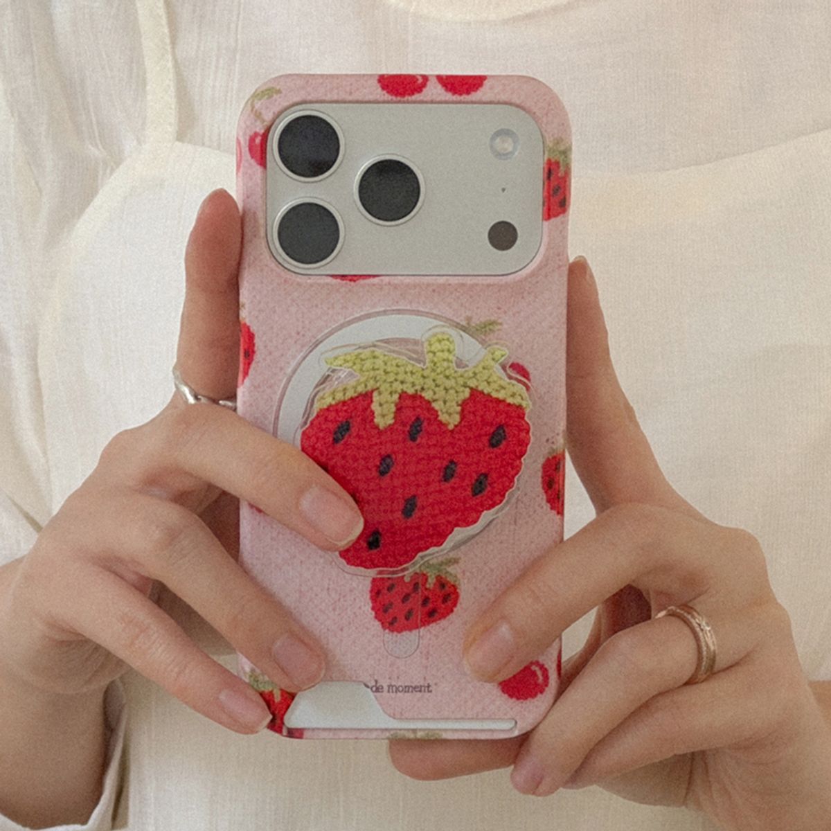 메이드모먼(MADEMOMENT) soft berry knit 디자인 [맥세이프 아크릴스마트톡]