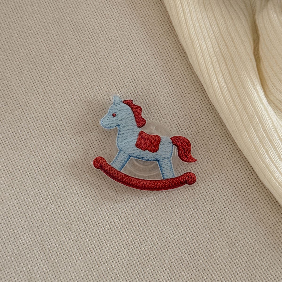 메이드모먼(MADEMOMENT) rocking horse 디자인 [아크릴스마트톡]