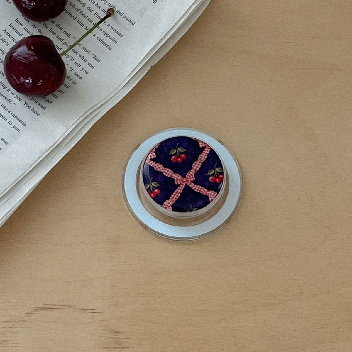 메이드모먼(MADEMOMENT) vintage cherry pattern 디자인 [맥세이프 에폭시톡]
