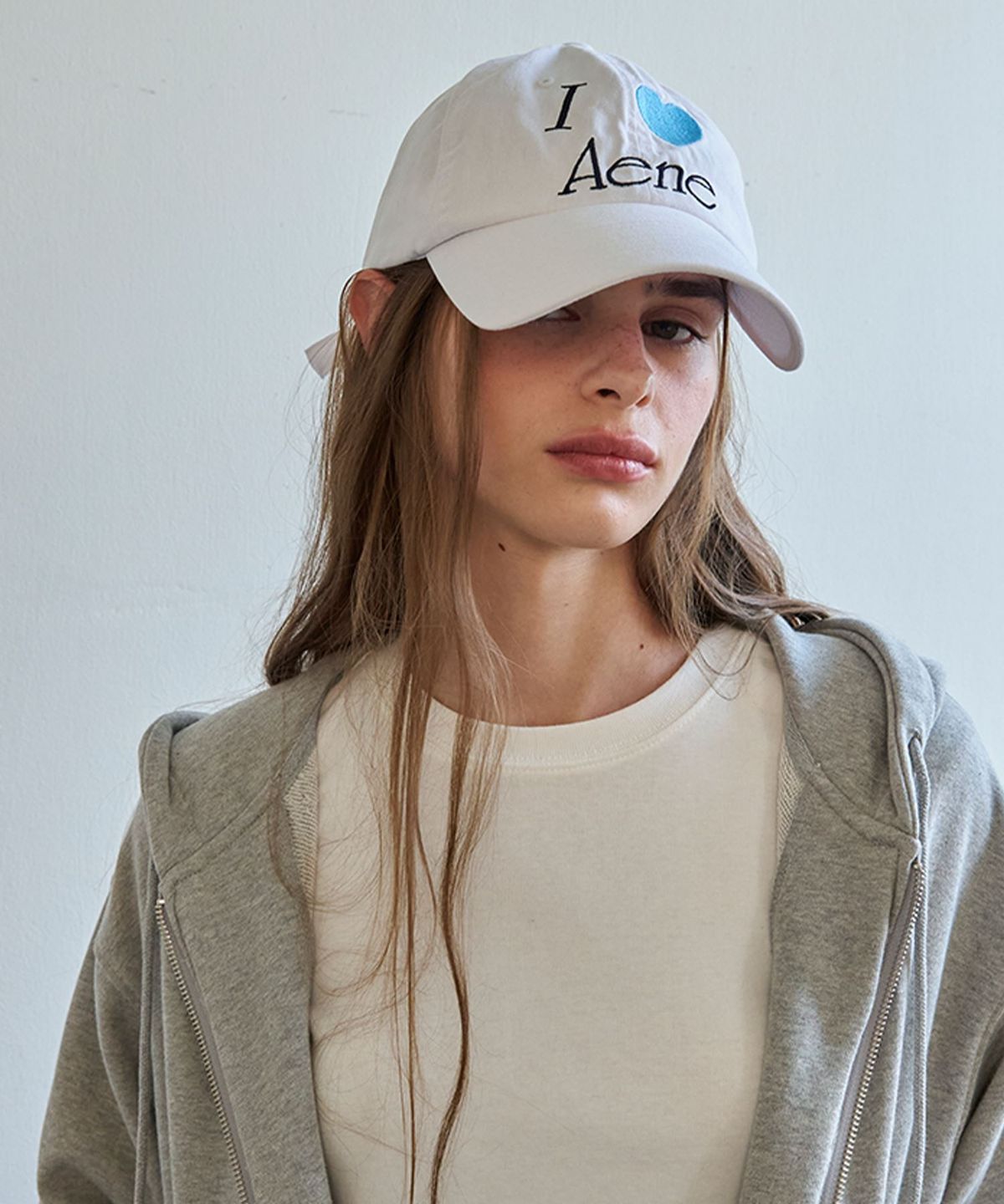 에이네(AENE) 러브에이네 볼캡(화이트)