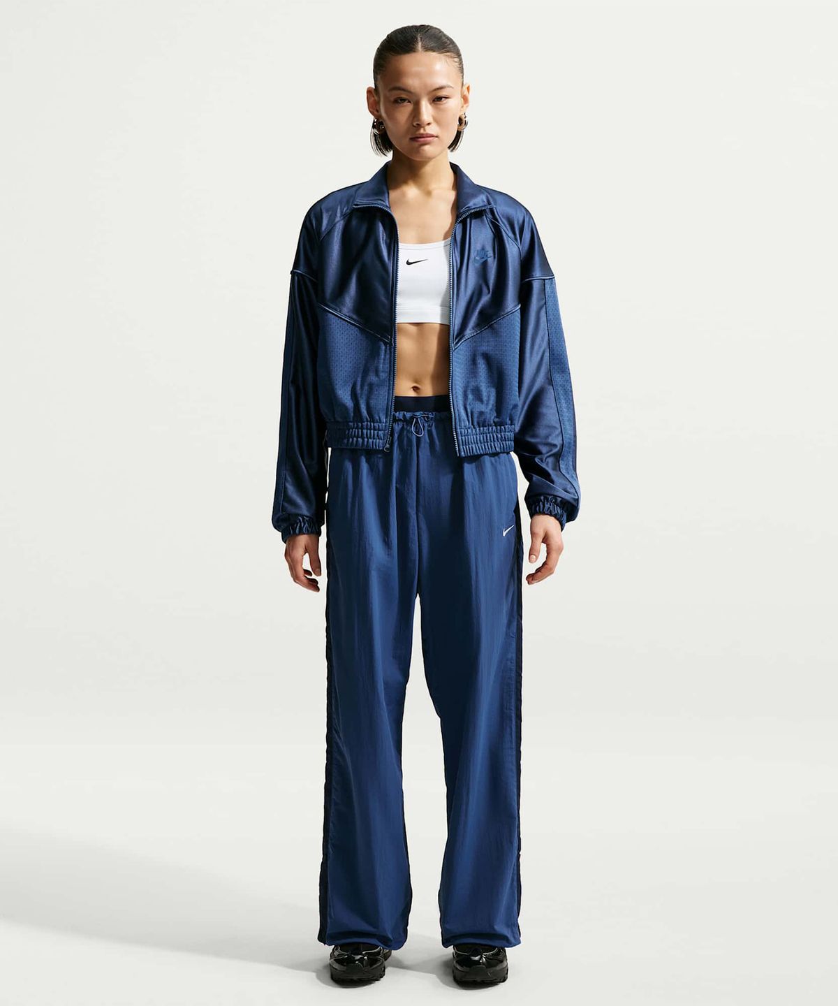 나이키(NIKE) 스포츠웨어 루즈 핏 하이웨이스트 패러슈트 팬츠 W - 미스틱 네이비:미드나이트 네이비:초크 / IF0335-461
