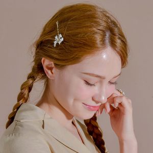 스윗아이리스 펄 트위스트 헤어핀