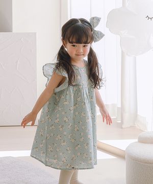 싱그러운 하늘바람 앞에 그녀 - 아기 프릴 원피스