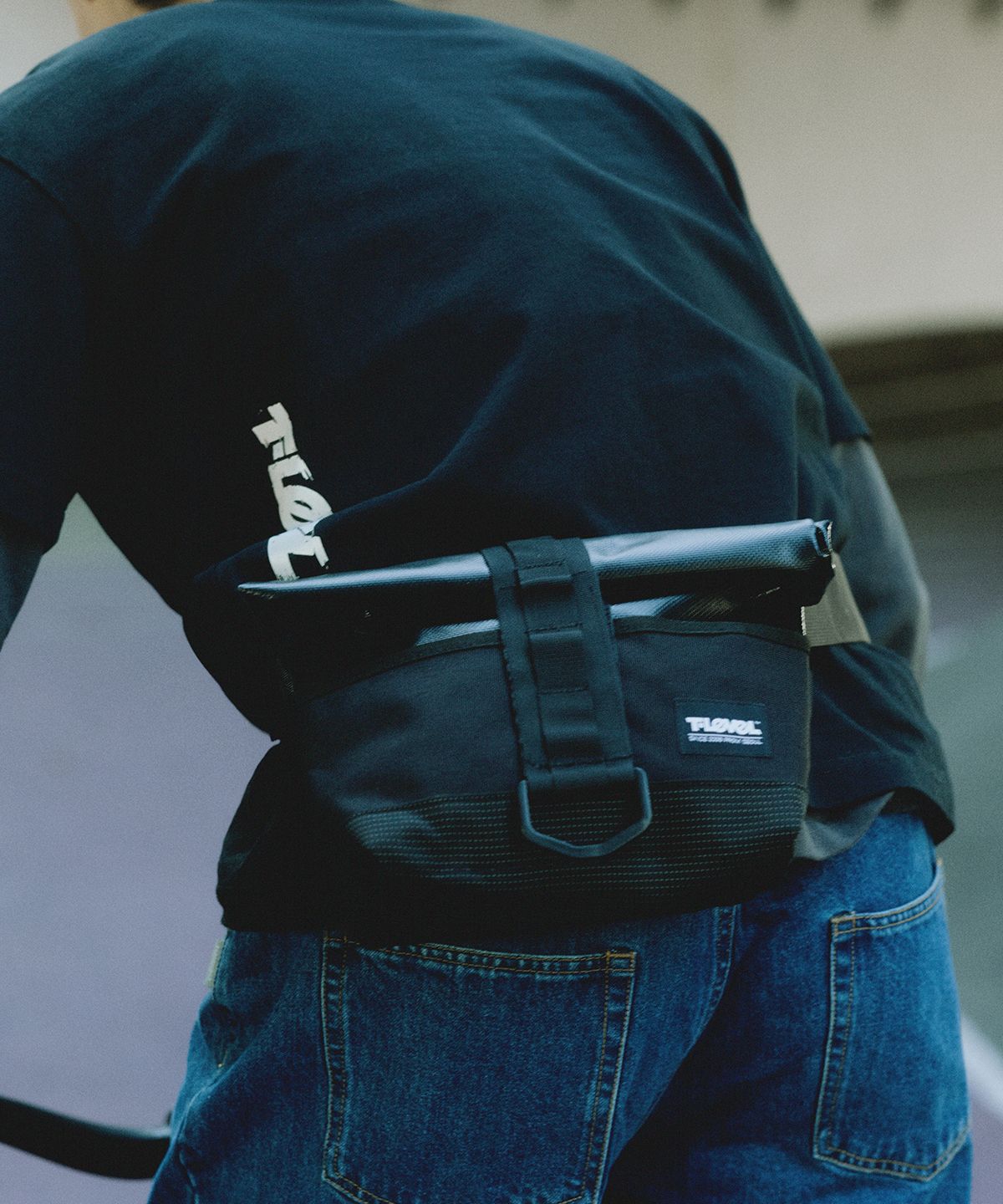 티레벨(T-LEVEL) Stance Roll Top Waist Bag Black