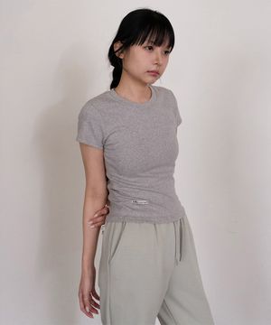 라벨 포인트 슬림핏 무지 반팔 티셔츠 BK4306 (4COLOR)