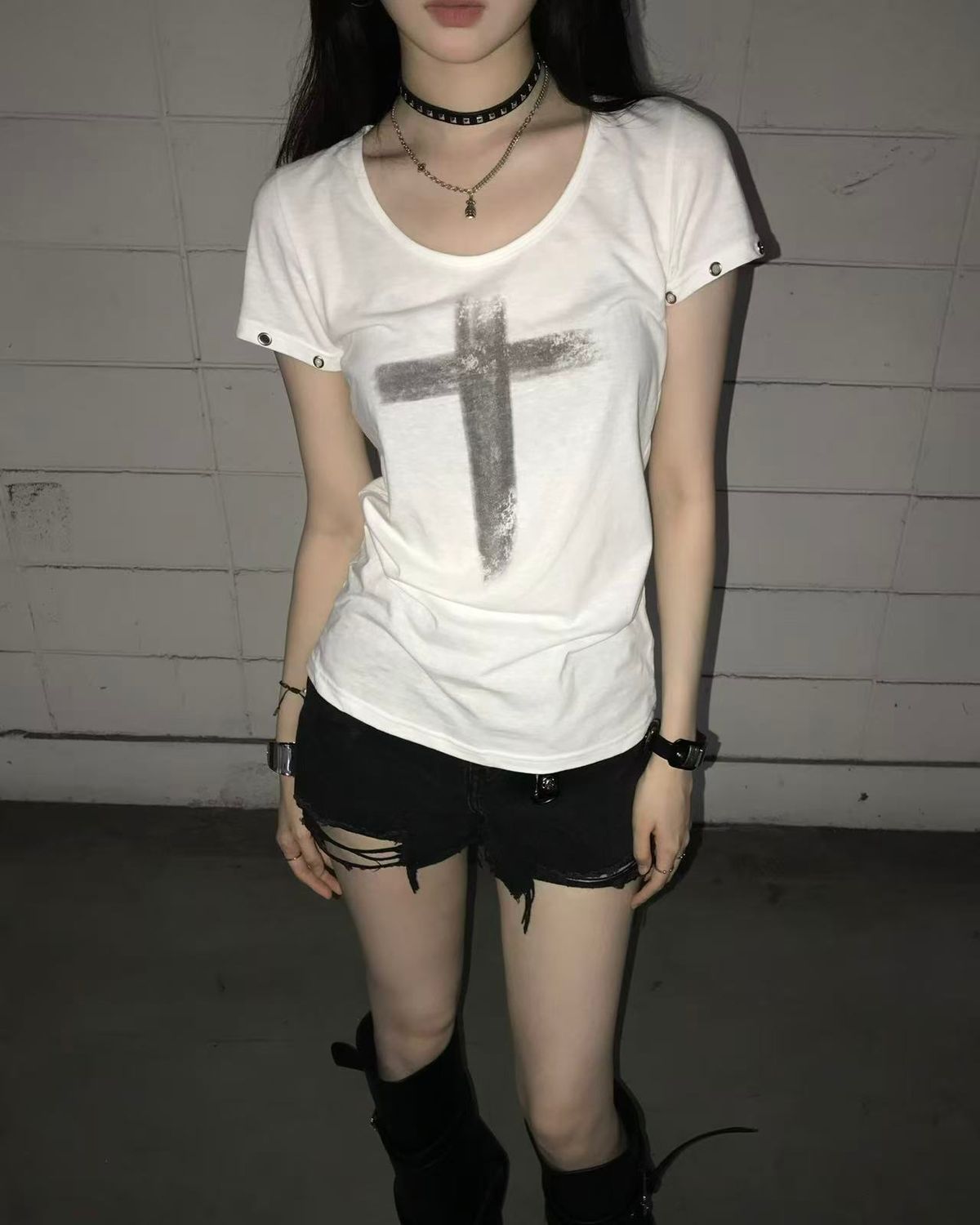 리버뉴스(LIBERALNEWS) SILVERCROSS LONG T-SHIRT_WHITE