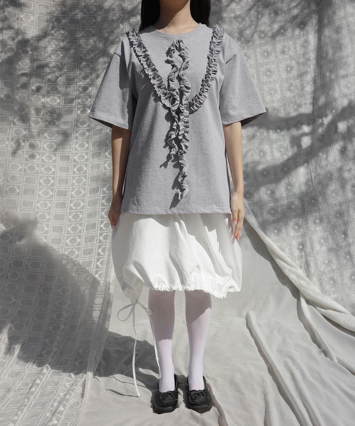이서이(ESEOE) the garden ruffle t-shirt Melange gray