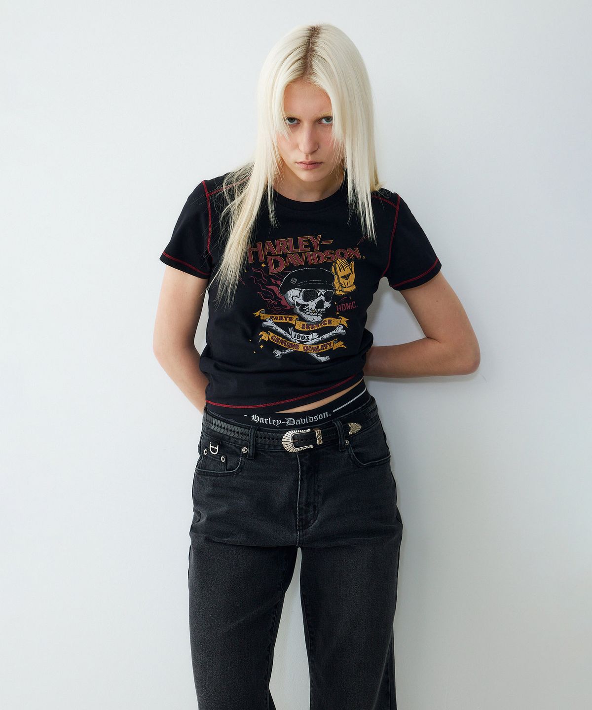 할리데이비슨 컬렉션스®(HARLEY-DAVIDSON COLLECTIONS®) [여성] 스컬글로브 크롭 티셔츠 블랙_HH26111052