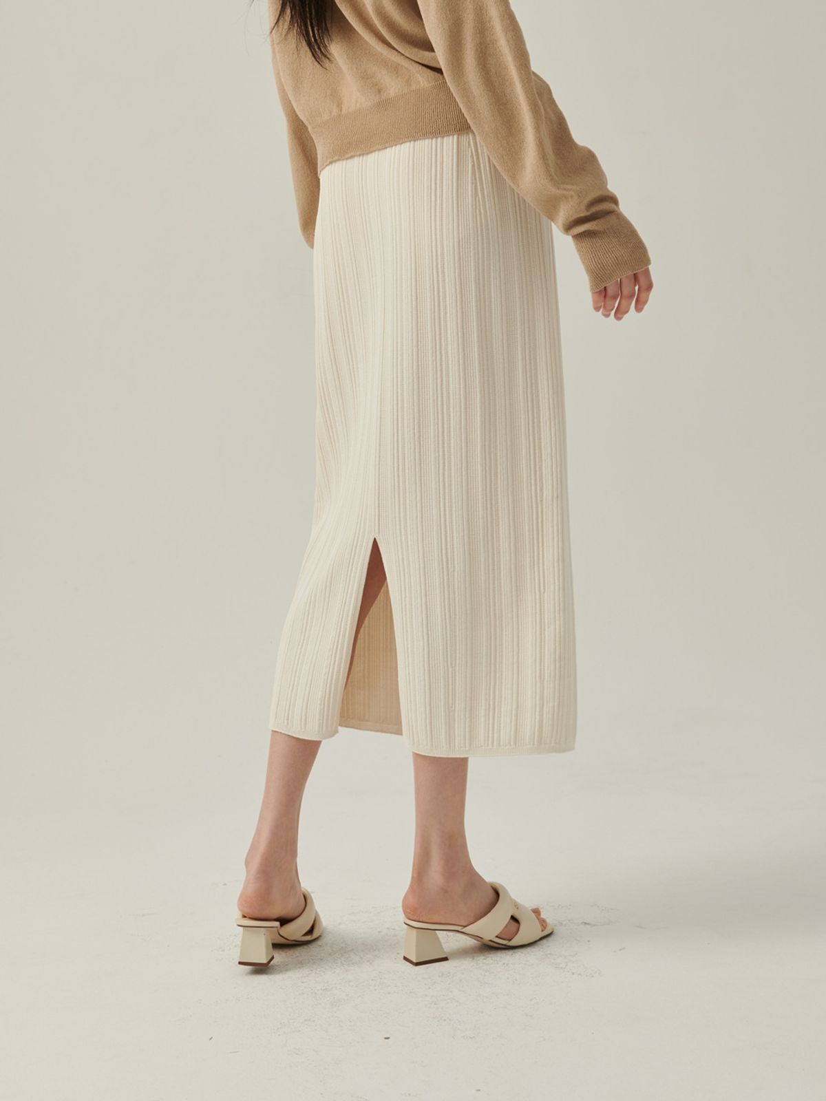 베이스스레드(BASETHREAD) Trace H Line Skirt - Cream