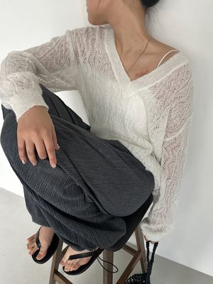 Airy V-Neck Knit (3C)
