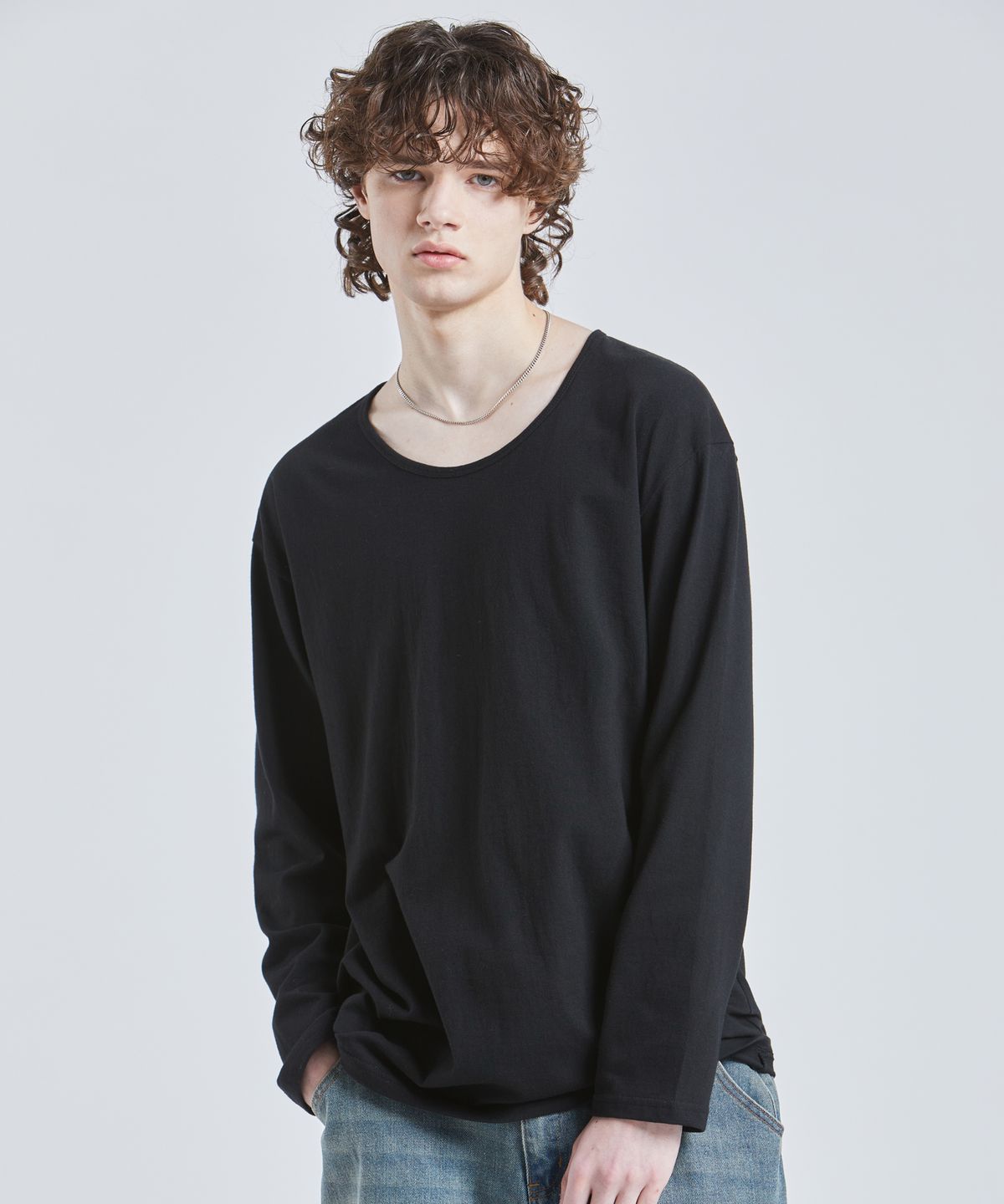 브이투(VTWO) 워시드 유넥 롱 슬리브티 (BLACK)