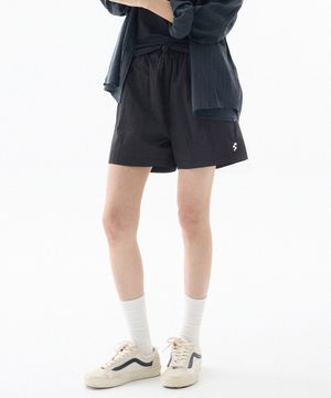 (W) 에센셜 나일론 쇼츠-블랙