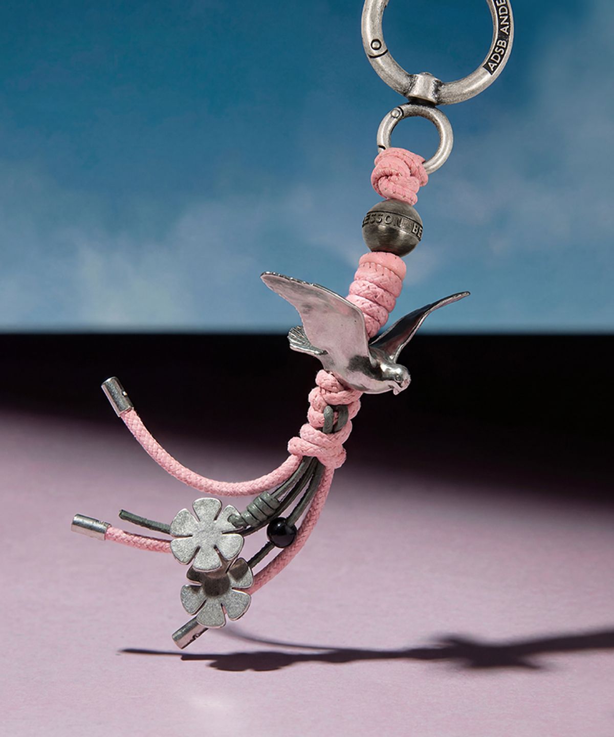 앤더슨벨(ADSB ANDERSSON BELL) LUCKY BIRD KEYCHAIN aaa538u(PINK/GREY)