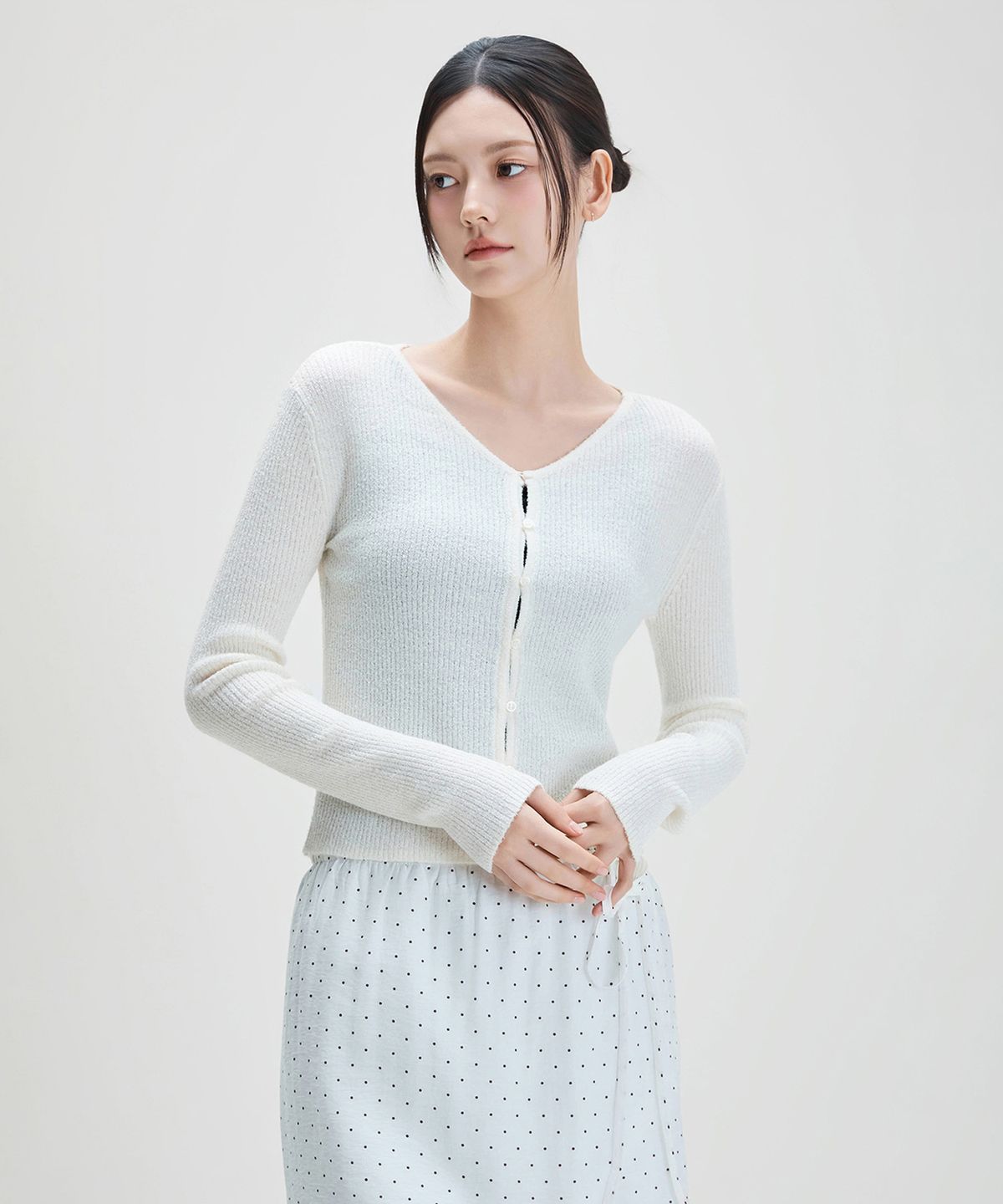 미쏘(MIXXO) V넥 부클 가디건_MIWCKG410T