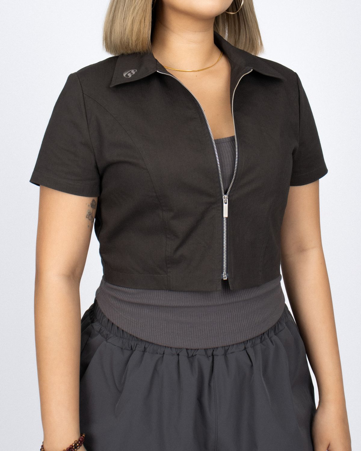 쿨시스(COOLSIS) CS CROP ZIP SHIRTS-017 (BROWN)
