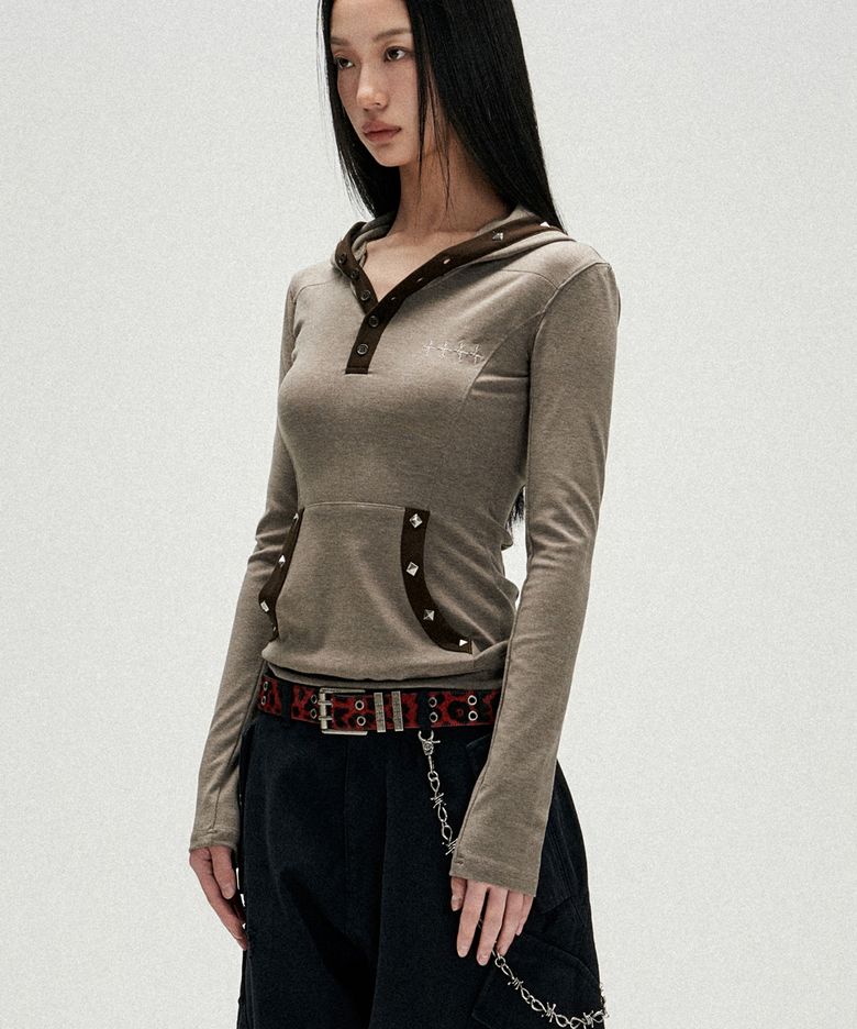 W Stud Incision Henley Neck Hood - Beige