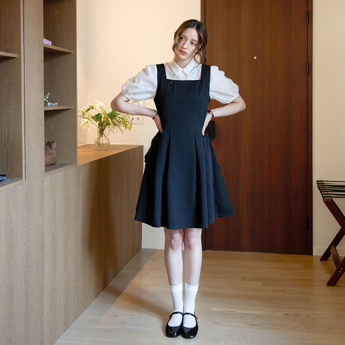 켈리도나휴(KELLY DONAHUE) 자가드 스퀘어 슬리브리스원피스_BLACK