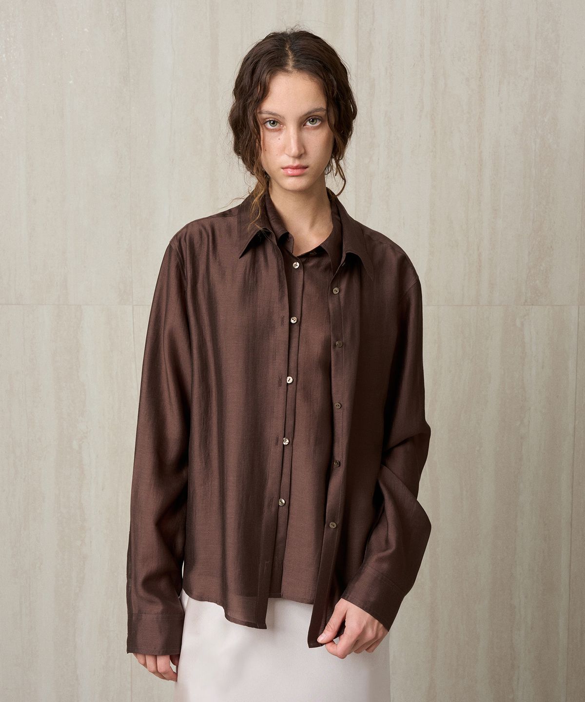리이(RE RHEE) LAYERED PLACKET SHIRT TRUFFLE