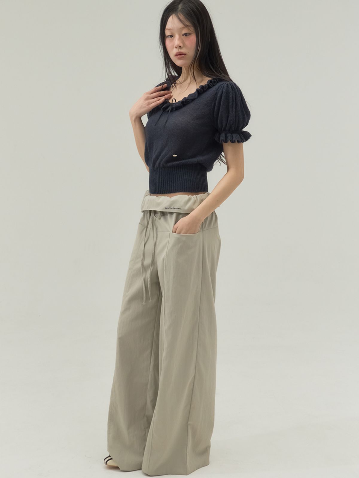 쏘리, 투 머치 러브(SORRY, TOO MUCH LOVE) Drawstring Relaxed Fit Slacks_Beige