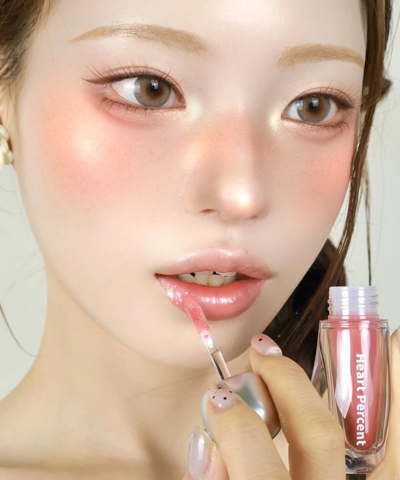 도트 온 무드 오버 멜팅 글로스