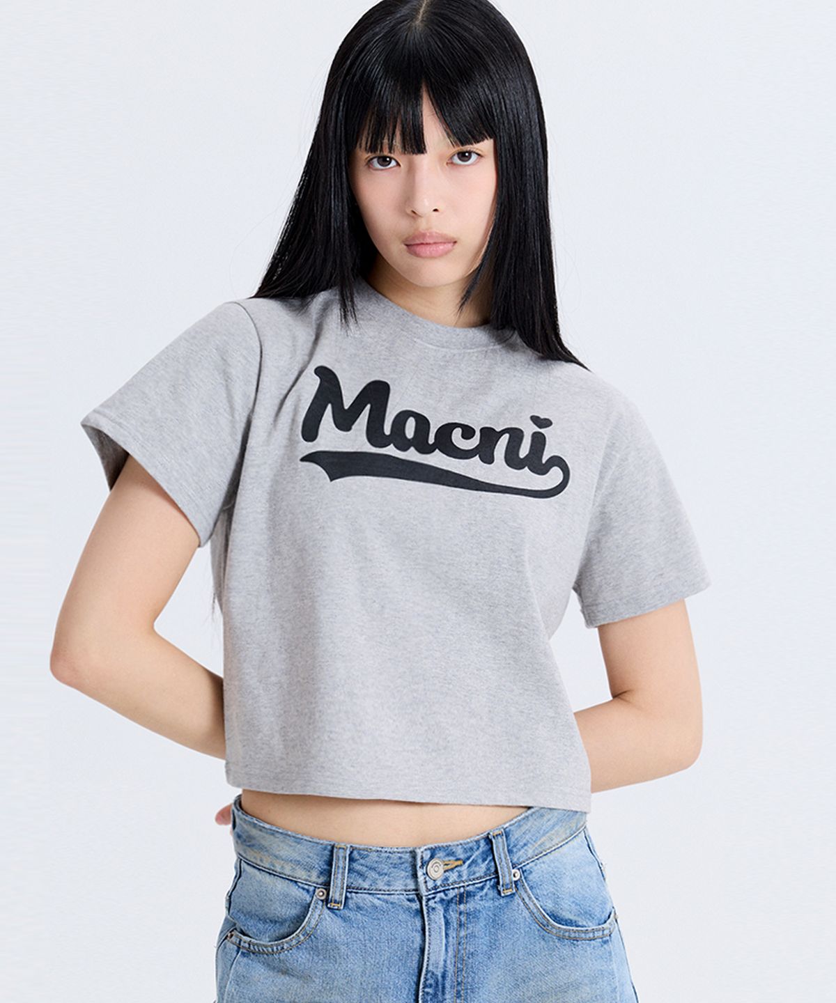 마크니(MACNI) RETRO LOGO CROP T-SHIRT MELANGE