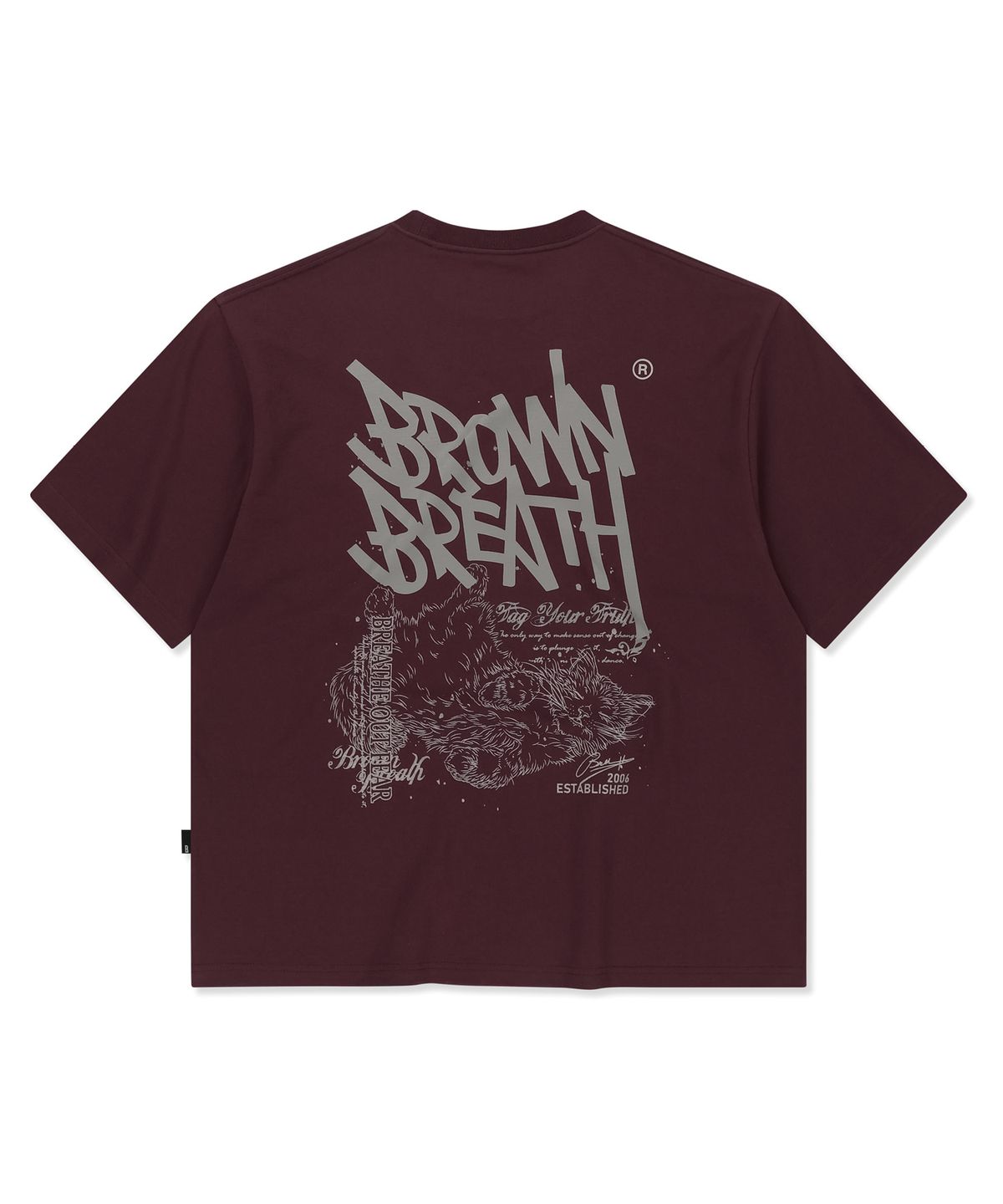 브라운브레스(BROWNBREATH) SLEEPY TAG TEE - BURGUNDY