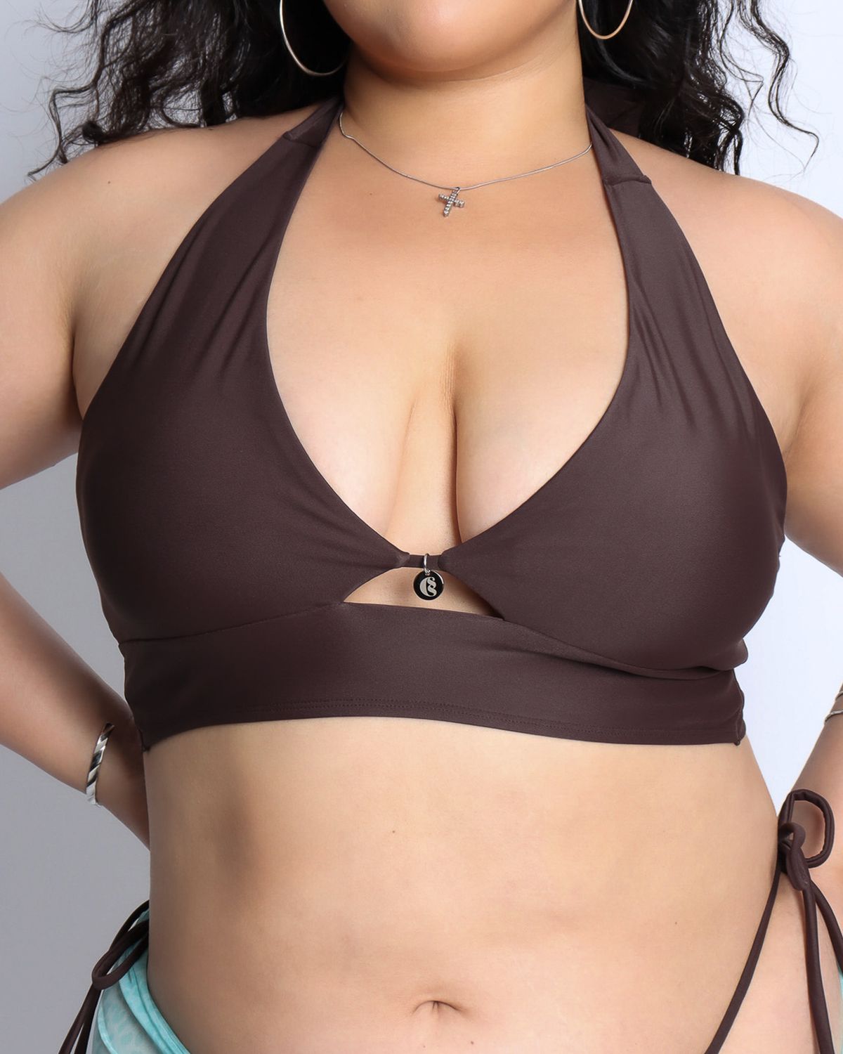 쿨시스(COOLSIS) CS KEYHOLE BIKINI TOP (BROWN)