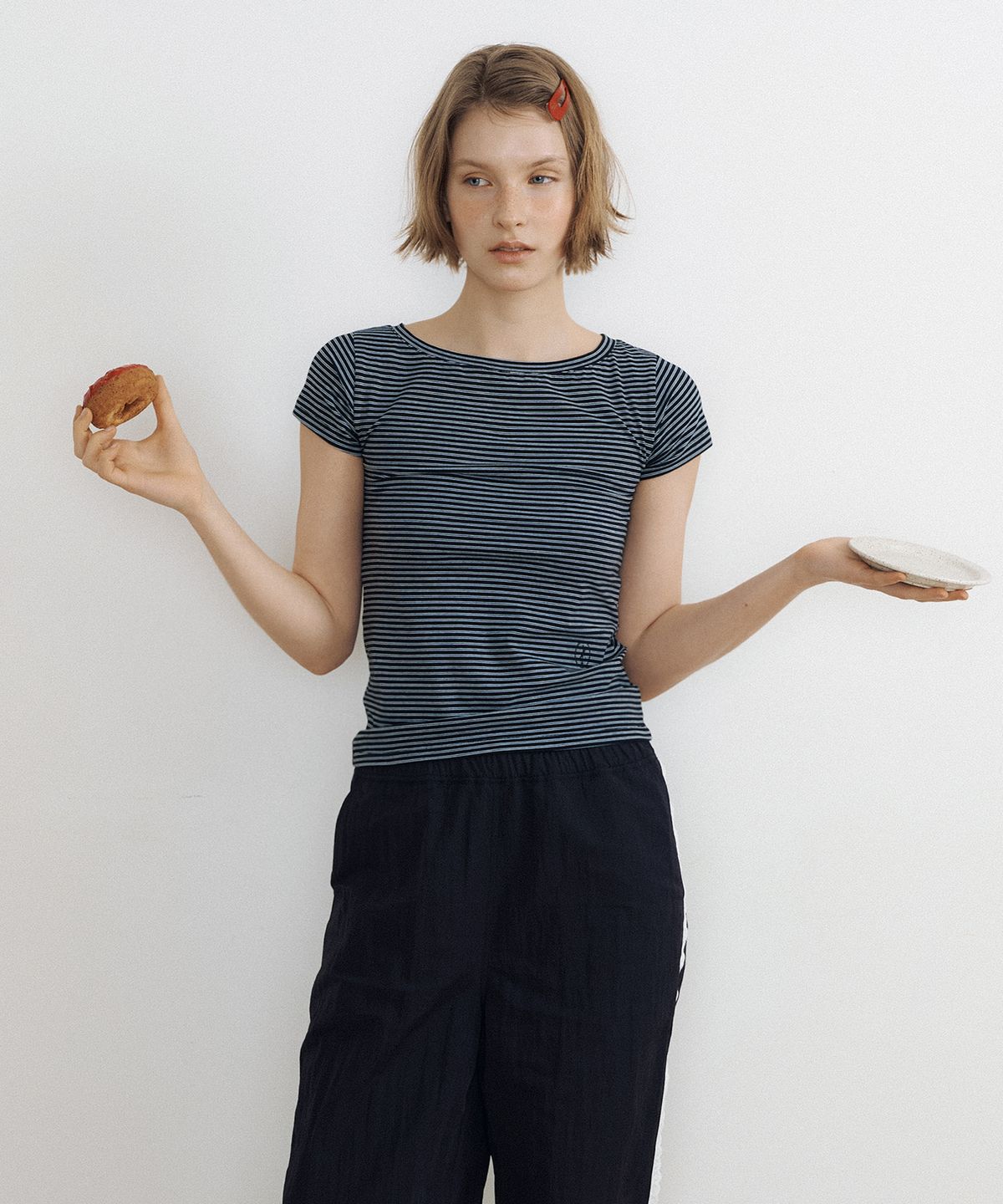 루시르주(LUCIR ZU) Stripe Baby Tee (black)