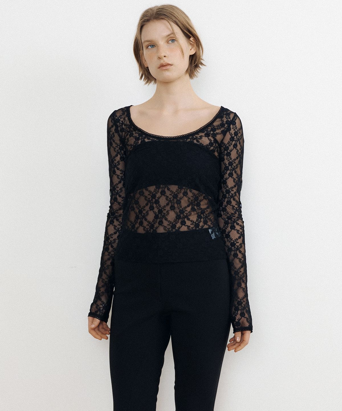 루시르주(LUCIR ZU) Reversible Boat & U Neck Lace Slim Top (black)