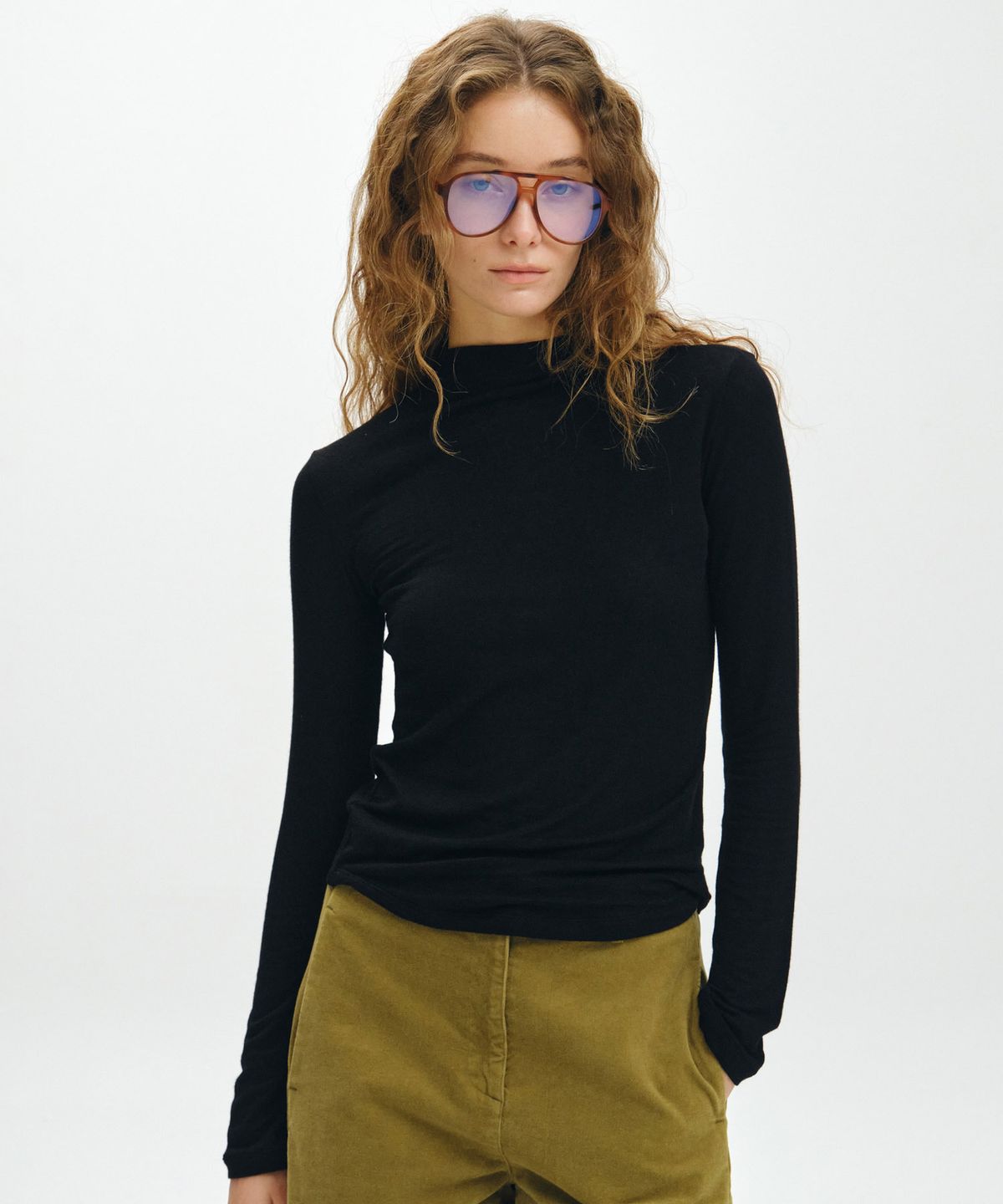 마이스(MAIS) WOOL TENCEL HALF NECK TEE / BLACK
