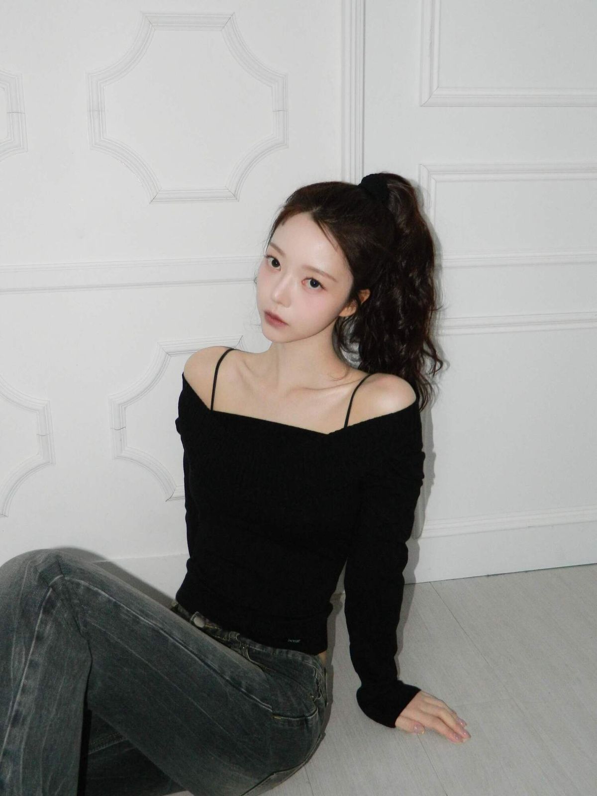 아이씨에(ISEEAE) Dual Silhouette Slim Knit (Black)