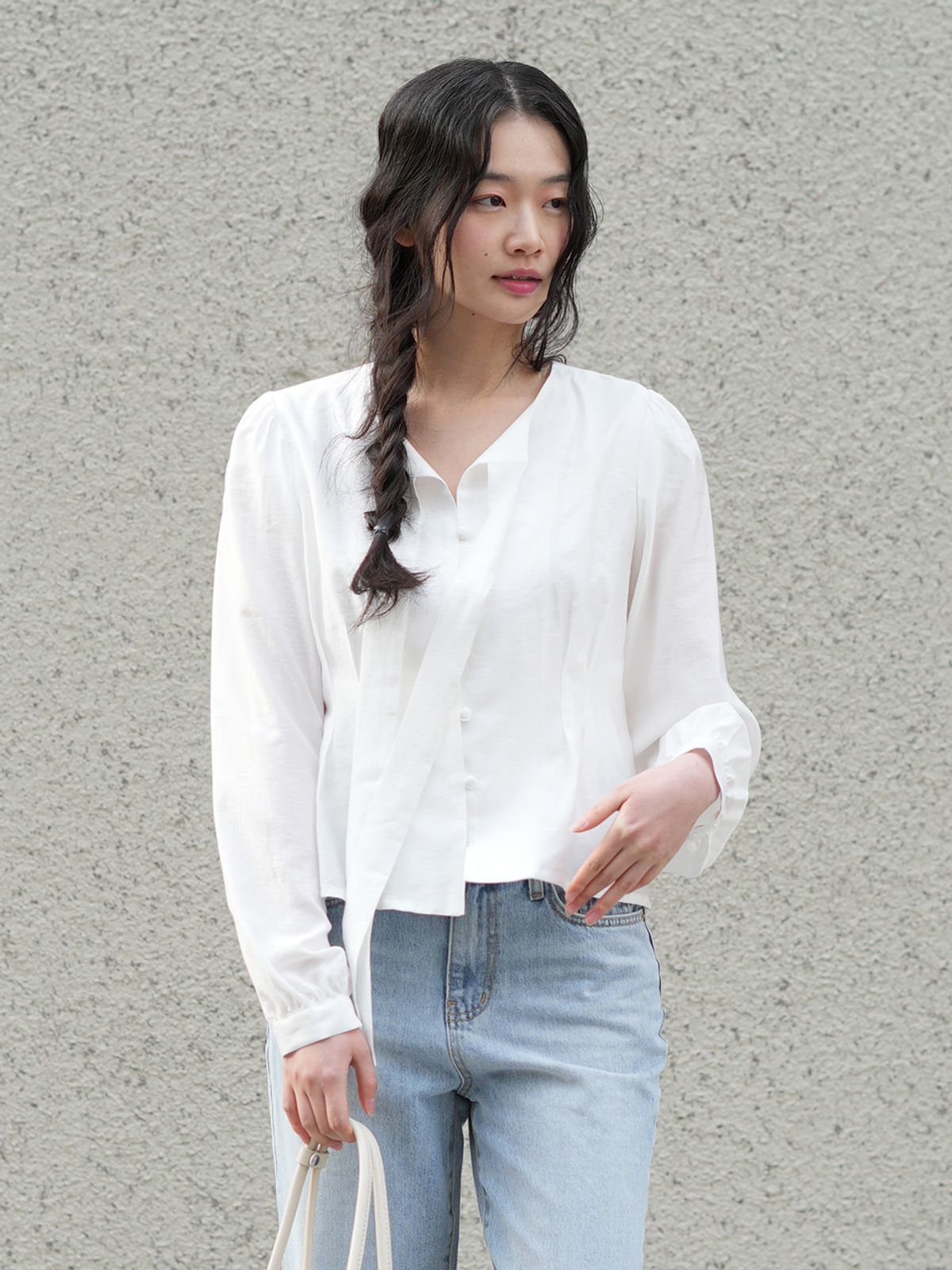 랭앤루(LANGNLU) VIVIER Tie Blouse(비비에)_IVORY