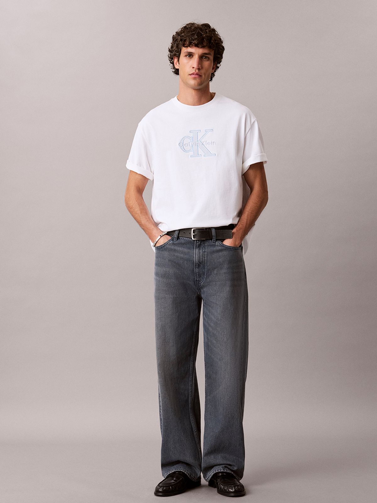 캘빈클라인 진(CALVIN KLEIN JEANS) 엘리베이티드 모노로고 반팔 티셔츠 4RF819G YAF
