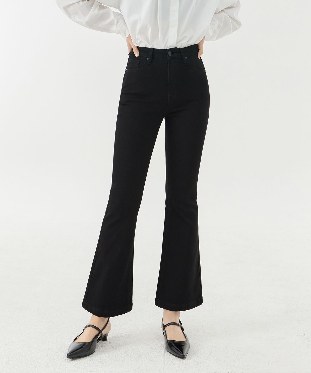 진마니아(JINMANIA) 라인업 세미 롱 부츠컷 스판 데님 팬츠 (블랙)