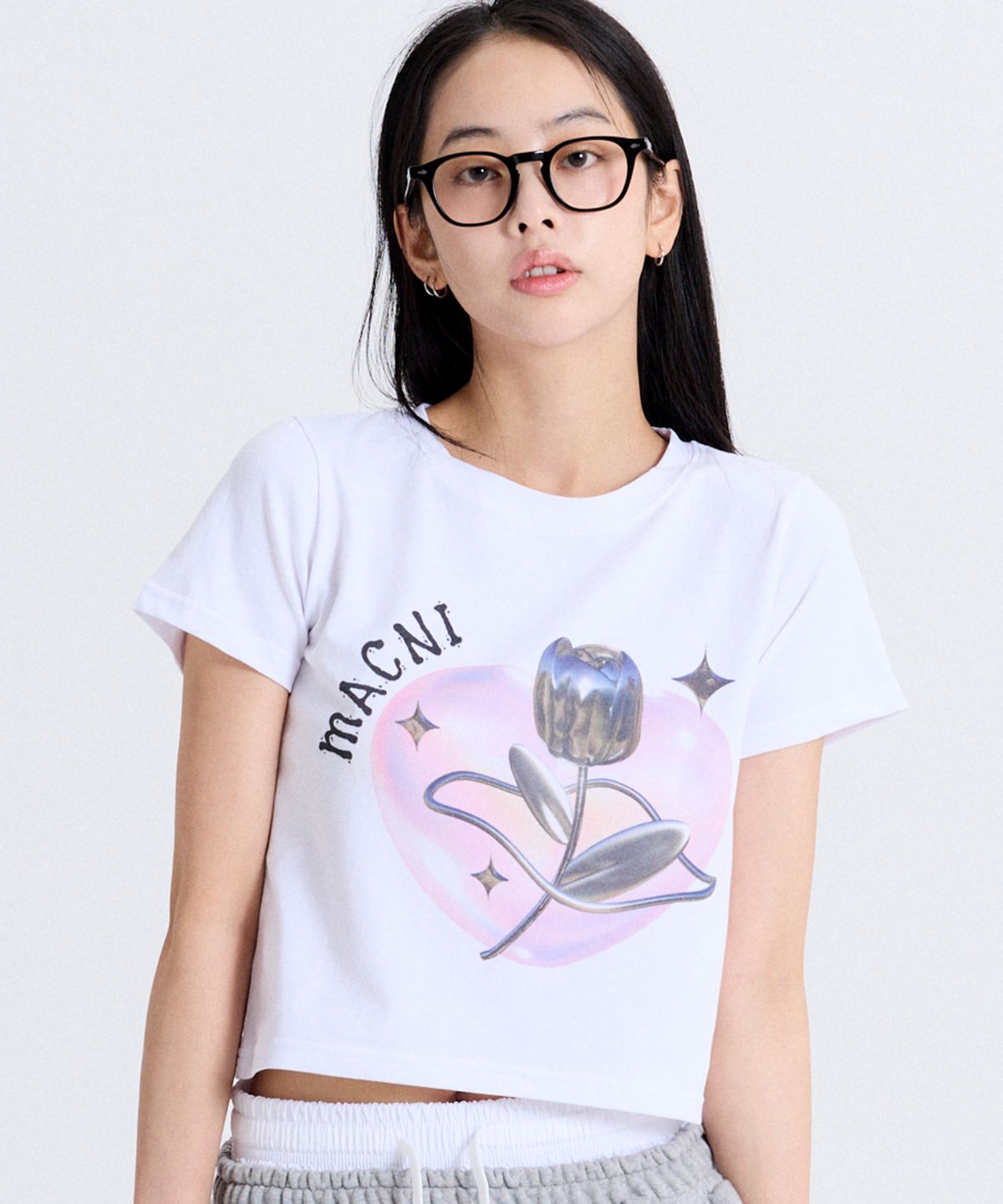 마크니(MACNI) ROSE HEART CROP T-SHIRT WHITE