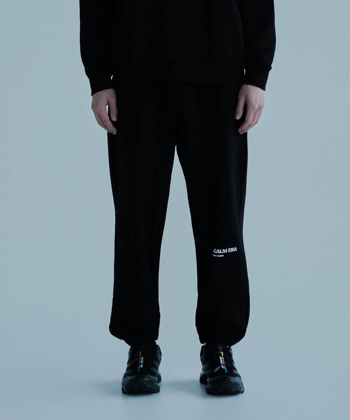 얼스캄에라(EARTH CALM ERA) 내추럴 데일리 스웨트팬츠_블랙