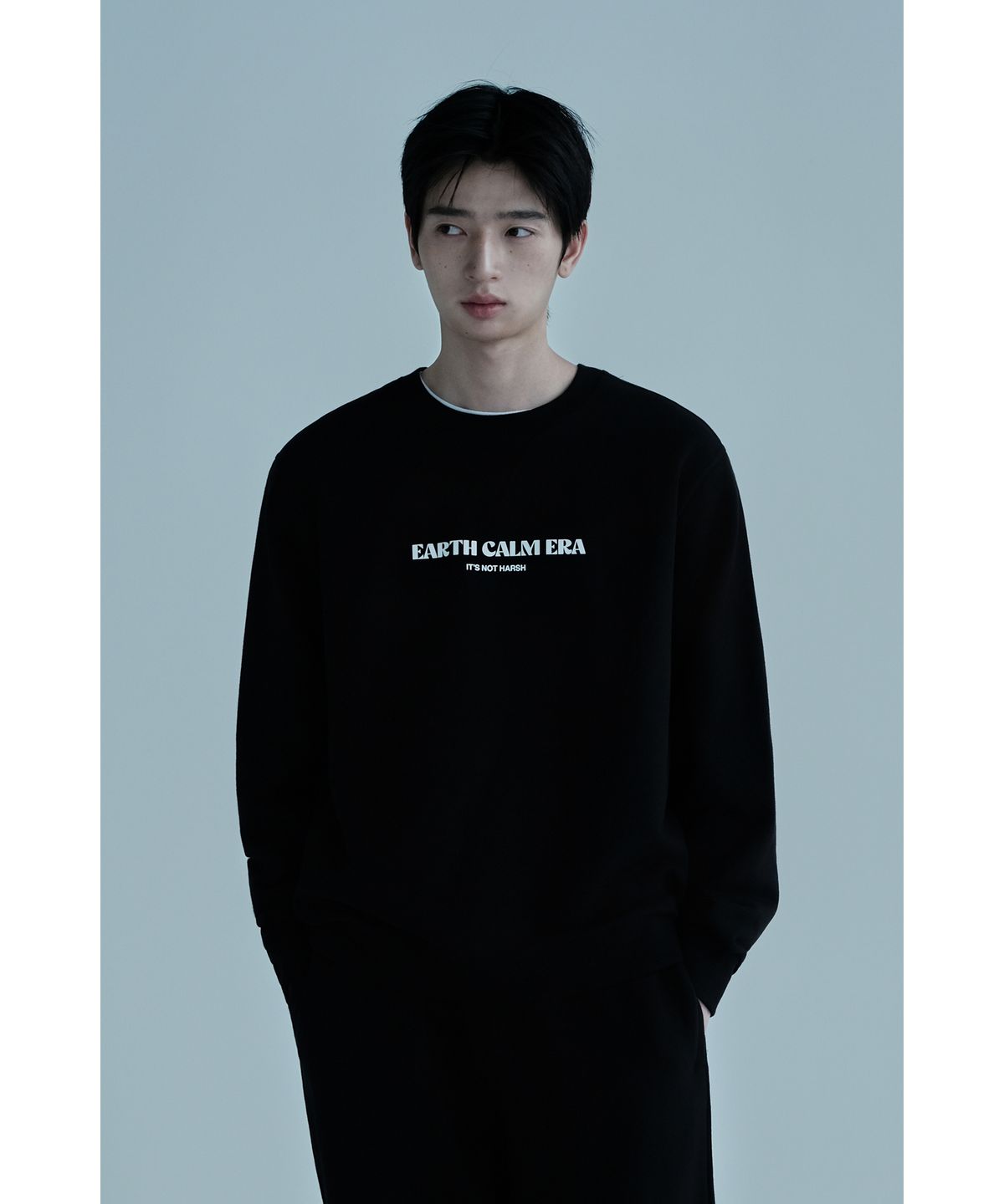 얼스캄에라(EARTH CALM ERA) 내추럴 데일리 스웨트셔츠_블랙