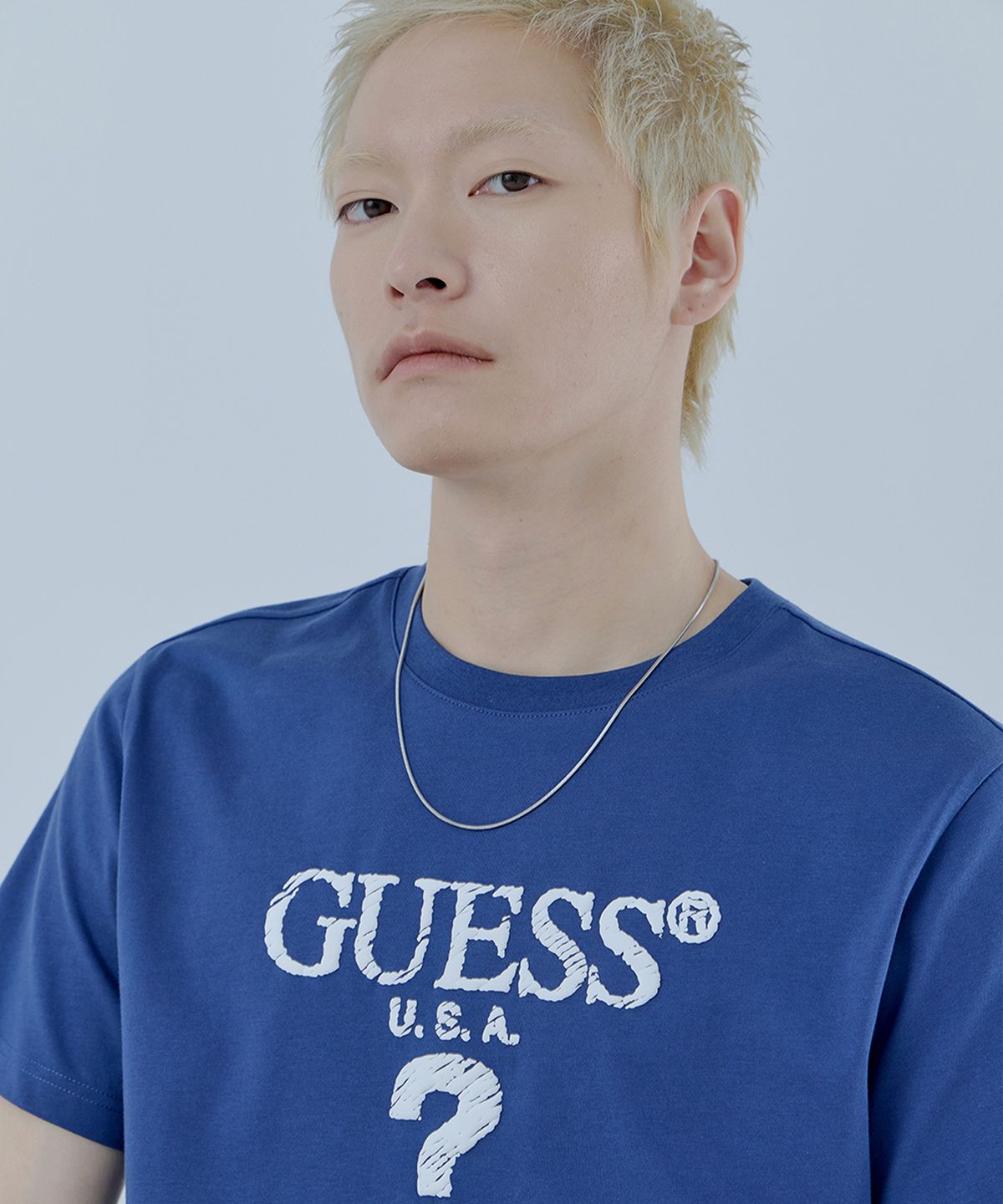 게스(GUESS) [CORE] 4color 유니 발포 무테 삼각 반팔 티셔츠 MQ2K8435